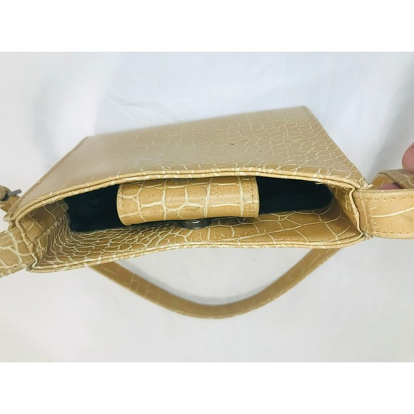 Guess Faux Reptile Skin Small Cross Body Bag - Picture 3 of 3